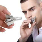 ম্যানুয়াল স্টেইনলেস স্টিল নোজ ও ইয়ার হেয়ার ট্রিমার - Image 2